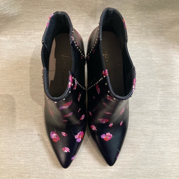 JC COLLECTION Sz 6 Floral Chelsea Pointy Toe Pull On Studded  Details Booties - Picture 6 of 11